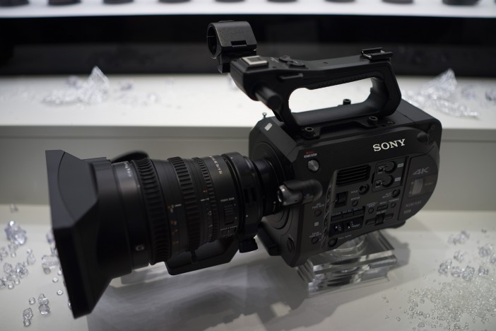 Sony FS7 and servo zoom lens, 28-135mm F4 constant