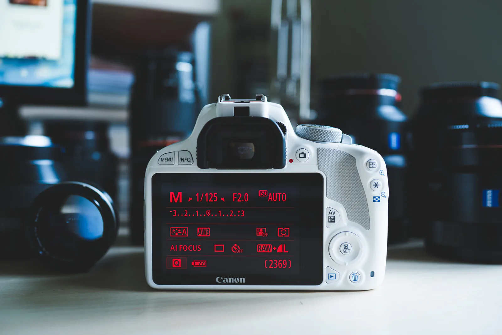 Canon 100D