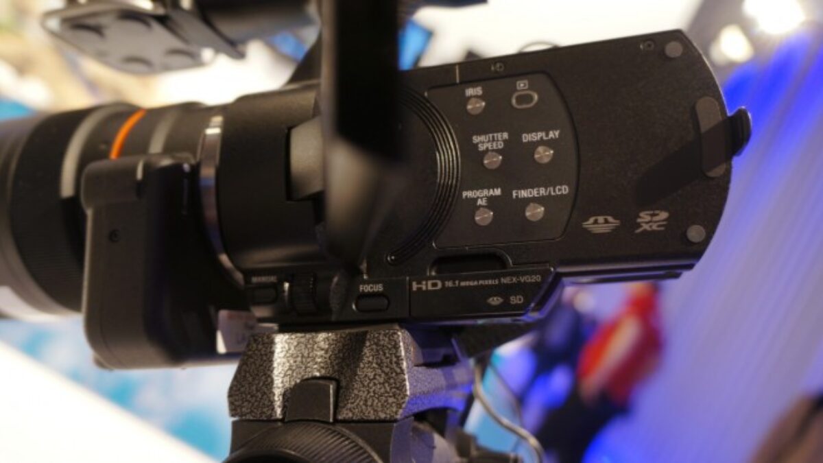 Sony NEX 5N *vs* FS100 and NEX VG20 - hands on comparison - EOSHD