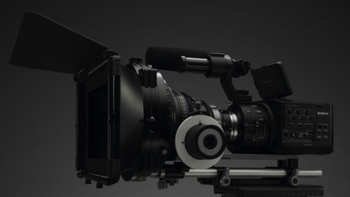 sony-NEX-FS-1200x675.jpg