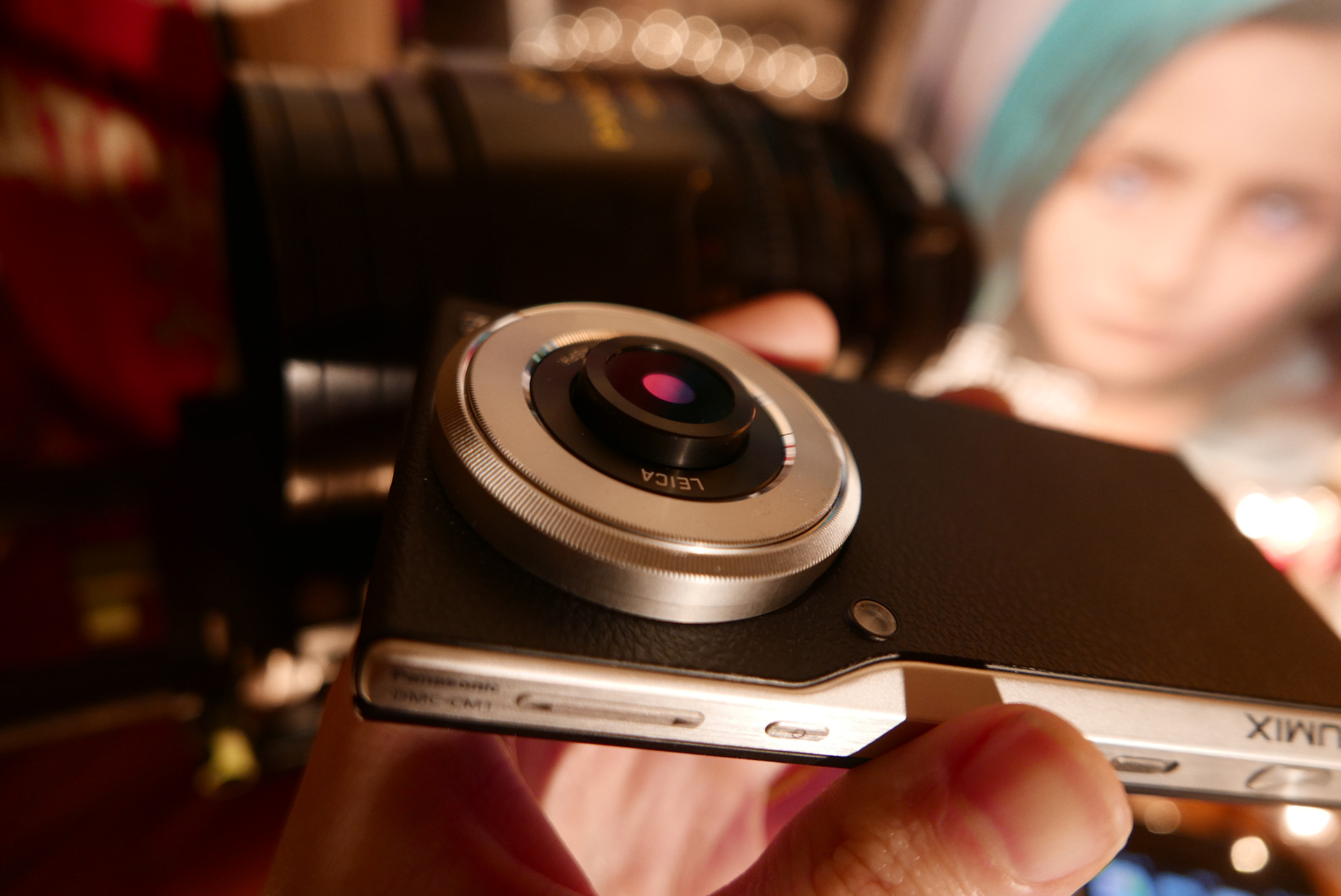 The Leica lens on the CM1 extends when in use