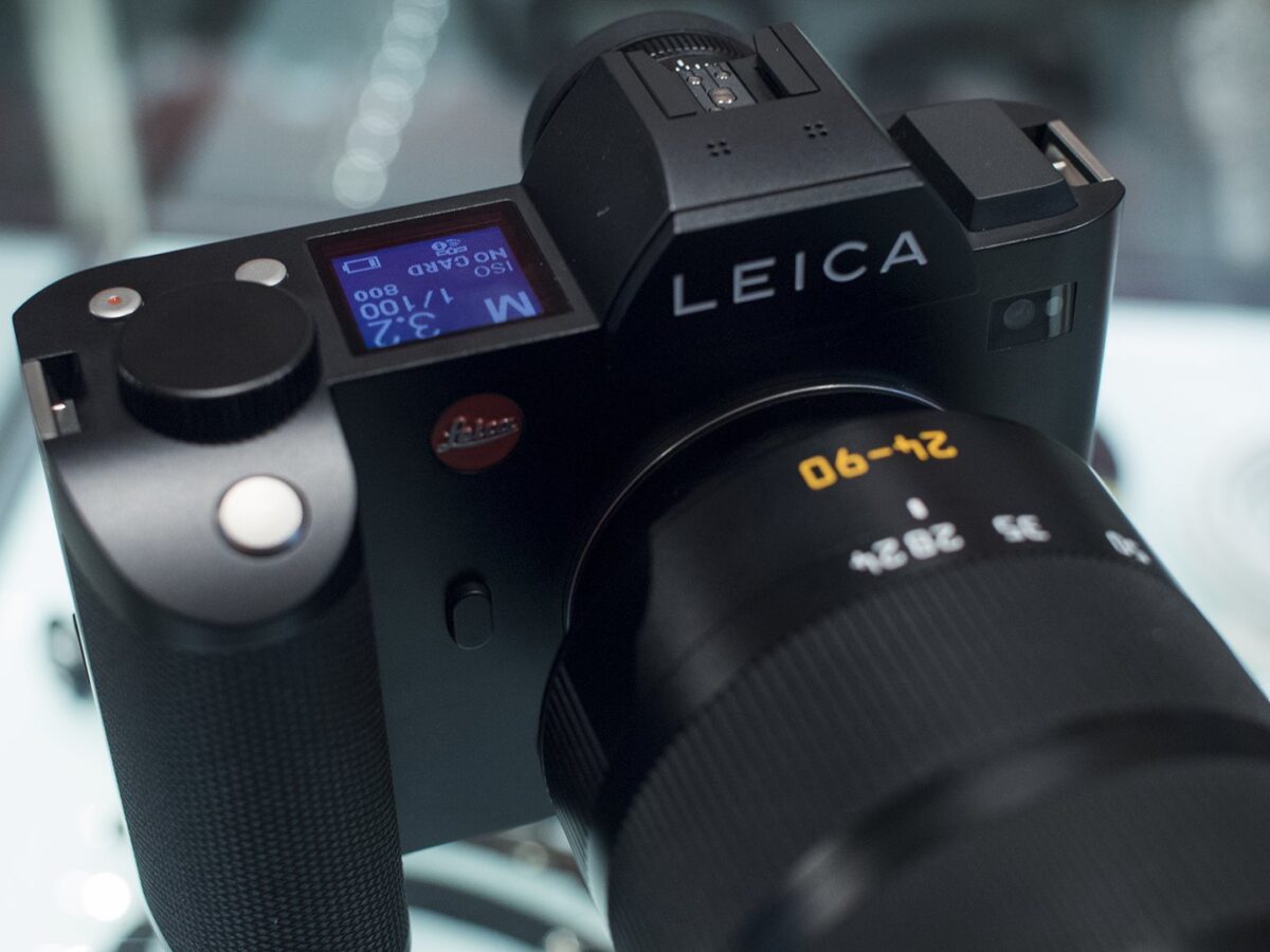 Leica SL hands-on first impressions review from a video