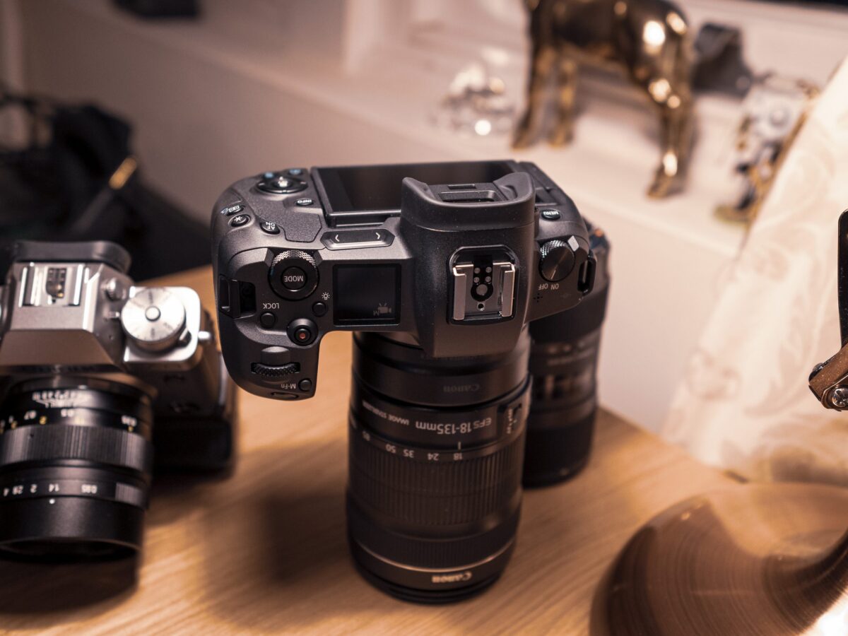 Canon EOS R first impressions - INSANE split personality camera